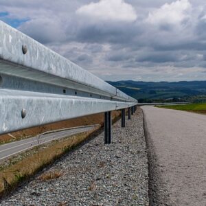 Metallic guardrails